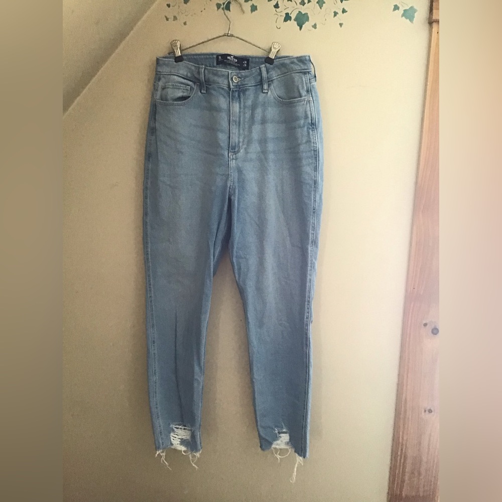 Hollister, Long, Curvy Ultra High Rise Mom Jeans
